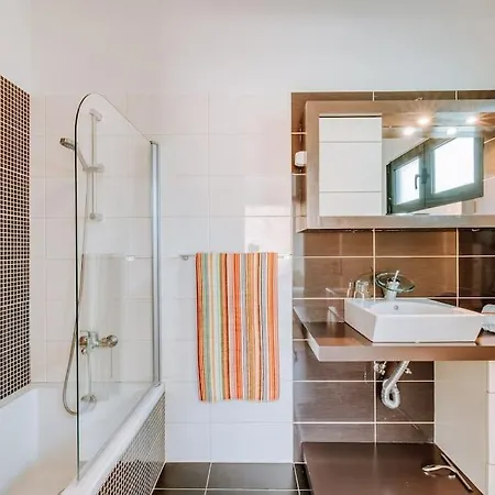 La Madérene With Pool By Madeira Island