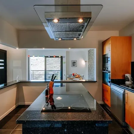 La Madérene With Pool By Madeira Island * Tabua (Madeira)