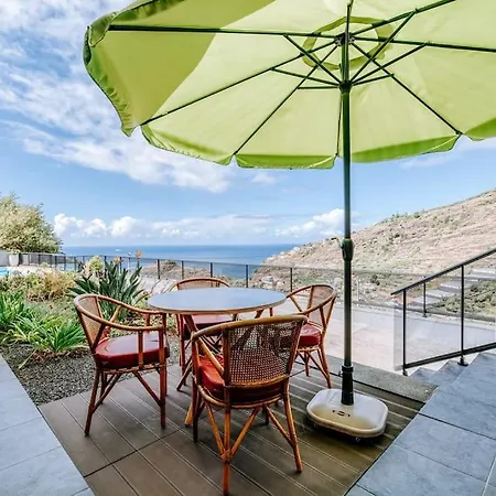 La Maderene With Pool By Madeira Island Holiday home Tabua (Madeira)